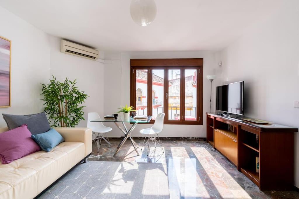 Behouse Sierpes Apartment เซบีญา ภายนอก รูปภาพ