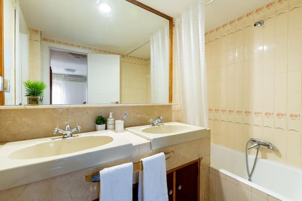 Behouse Sierpes Apartment เซบีญา ภายนอก รูปภาพ