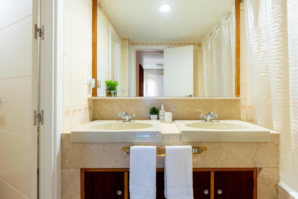 Behouse Sierpes Apartment เซบีญา ภายนอก รูปภาพ
